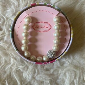NWT Stella & Dot stretch faux pearl necklace
